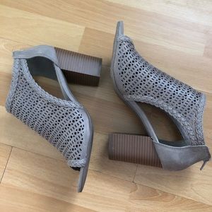 Fergalicious Parker Open Toe Bootie Sandals Size 9
